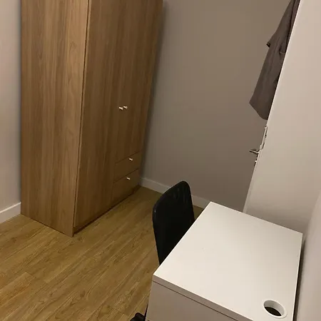 Δωμάτια σε οικογενειακή κατοικία In Adamstown, Dublin Lucan