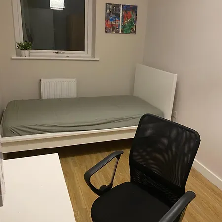 Δωμάτια σε οικογενειακή κατοικία In Adamstown, Dublin *